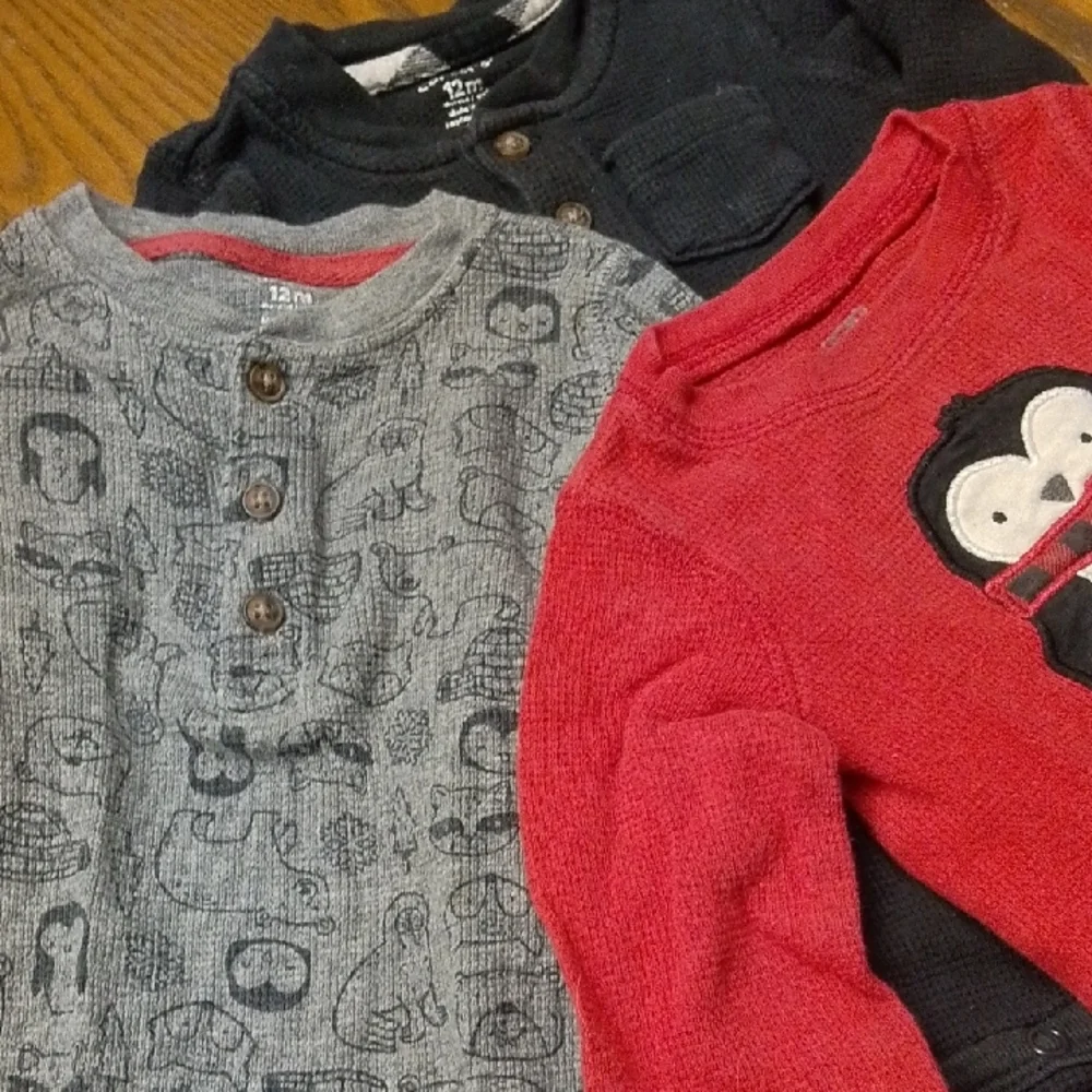 Carter's Red and Gray Penguin Long Sleeve Onesie - Picture 5 of 5